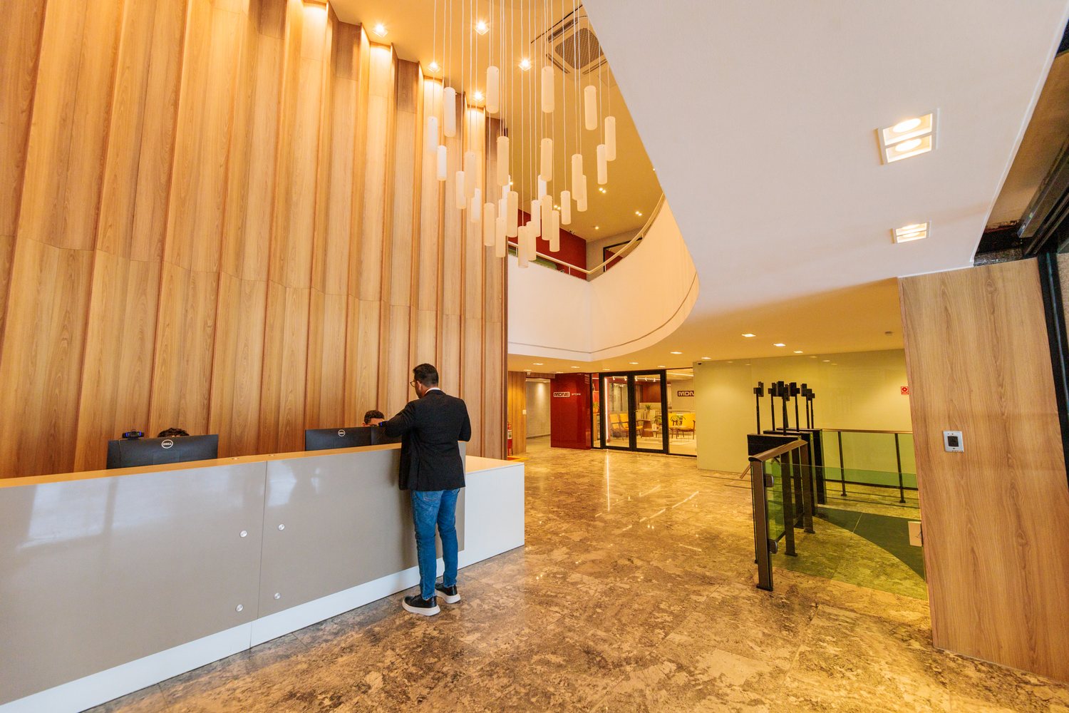 Recepção do edifício onde está localizado o Instituto Animus no Pina, em Recife